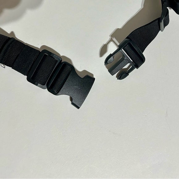 Champion Fanny Pack Zip Closure Waist Belt Dividers Black Adjustable Strap Clip - Picture 6 of 8